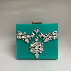 Statement clutch